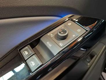 Volkswagen ID.4 4Motion — photo 17