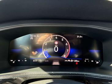 Volkswagen T-CROSS R-Line — photo 11