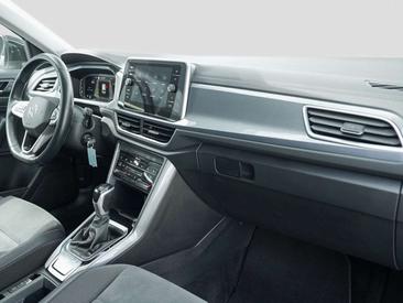 Volkswagen T-Roc TSI Style — photo 8