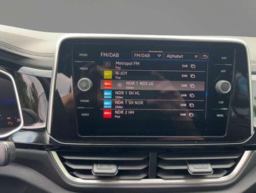 Volkswagen T-Roc R-Line — photo 12
