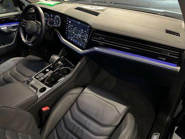 Volkswagen Touareg 4Motion Elegance — photo 10