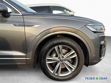 Volkswagen Touareg TDI 4Motion R-Line — photo 3