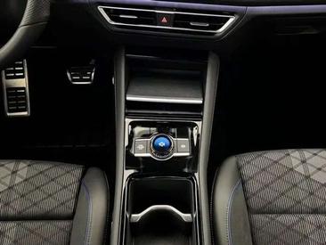 Volkswagen T-CROSS EHYBRID R-Line Plus — photo 9