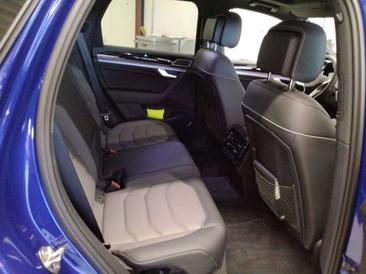 Volkswagen Touareg R-Line — photo 3