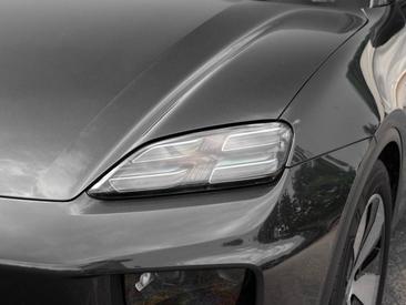 Porsche Macan Electrique 4 — photo 9