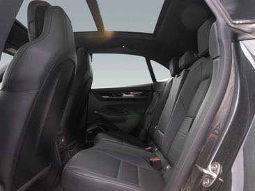 Porsche Macan Electrique 4 — photo 16
