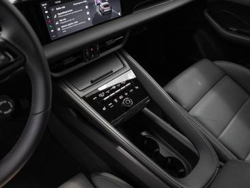 Porsche Macan Electrique 4 — photo 23