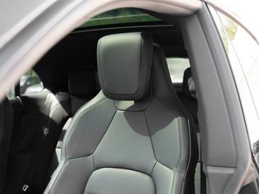 Porsche Macan Electrique 4 — photo 31