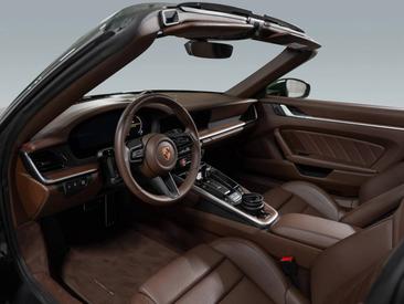 Porsche 992 II Targa 4S — photo 17