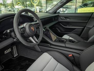 Porsche Taycan ph2 Turbo GT — photo 12