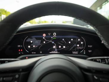 Porsche Taycan ph2 Turbo GT — photo 16