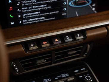 Porsche 992 II Targa 4S — photo 32