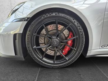 Porsche 992 II GT3 — photo 9
