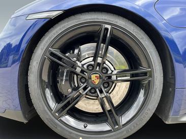 Porsche Taycan Turbo — photo 6