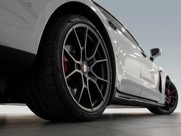 Porsche Taycan GTS — photo 6