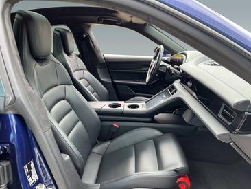 Porsche Taycan Turbo — photo 14
