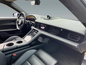 Porsche Taycan Turbo — photo 17
