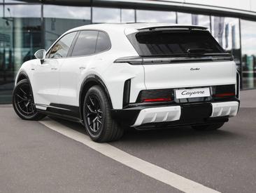 Porsche Cayenne E4 Turbo Electric — photo 3