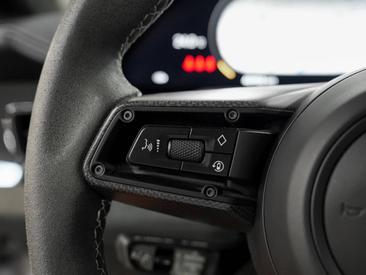 Porsche Taycan GTS — photo 17