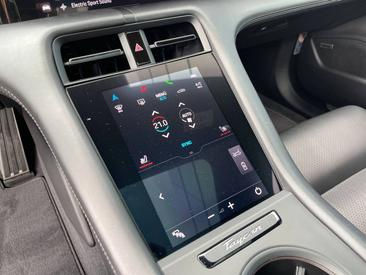 Porsche Taycan Turbo — photo 24