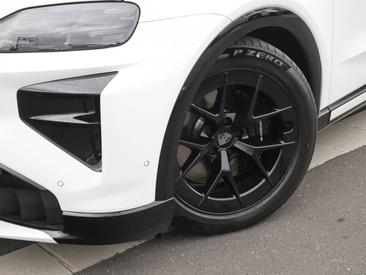 Porsche Cayenne E4 Turbo Electric — photo 10