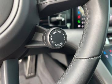 Porsche Taycan Turbo — photo 35