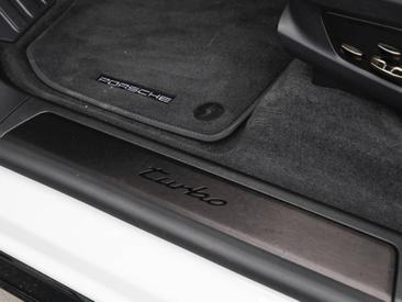 Porsche Cayenne E4 Turbo Electric — photo 19