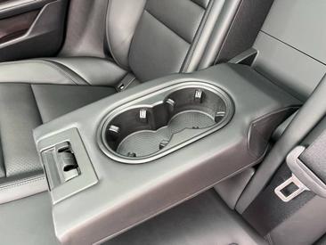 Porsche Taycan Turbo — photo 41