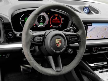 Porsche Cayenne III Turbo E-Hybrid — photo 13