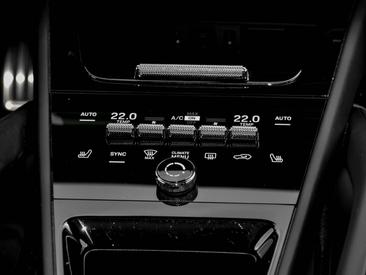 Porsche Cayenne III Turbo E-Hybrid — photo 15