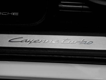 Porsche Cayenne III Turbo E-Hybrid — photo 19