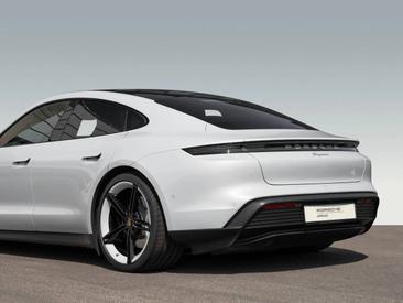Porsche Taycan — photo 10