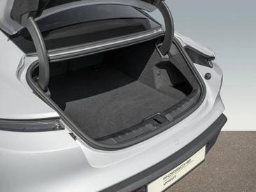 Porsche Taycan — photo 12