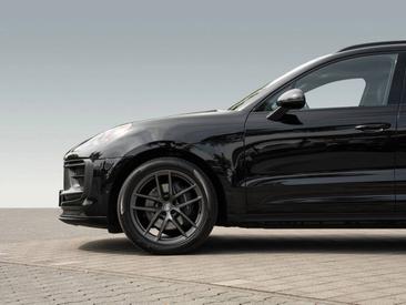Porsche Macan T — photo 6