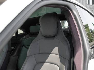 Porsche Taycan — photo 20