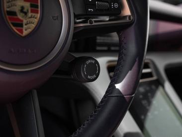 Porsche Taycan — photo 24