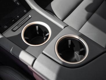Porsche Taycan — photo 26