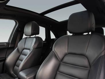 Porsche Macan T — photo 13