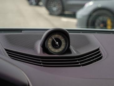 Porsche Taycan — photo 32