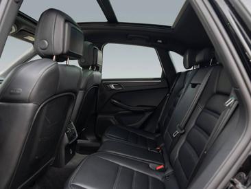 Porsche Macan T — photo 14