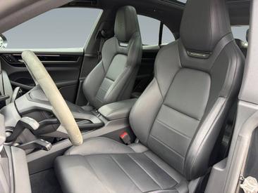 Porsche Macan Electrique 4S — photo 17