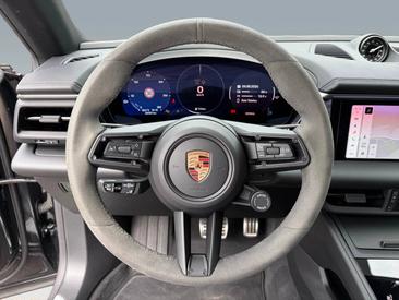 Porsche Macan Electrique 4S — photo 18