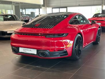 Porsche 992 I Carrera 4S — photo 9