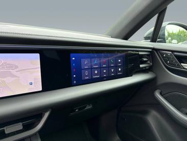 Porsche Macan Electrique 4S — photo 24