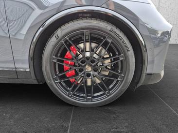 Porsche Macan Electrique Turbo — photo 11