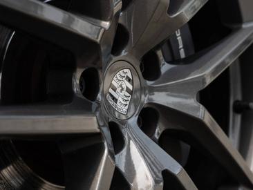 Porsche Macan T — photo 23