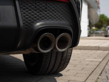 Porsche Macan T — photo 24
