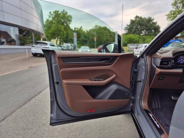 Porsche Macan Electrique Turbo — photo 13
