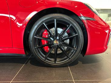 Porsche 992 I Carrera 4S — photo 16