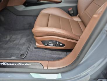Porsche Macan Electrique Turbo — photo 17